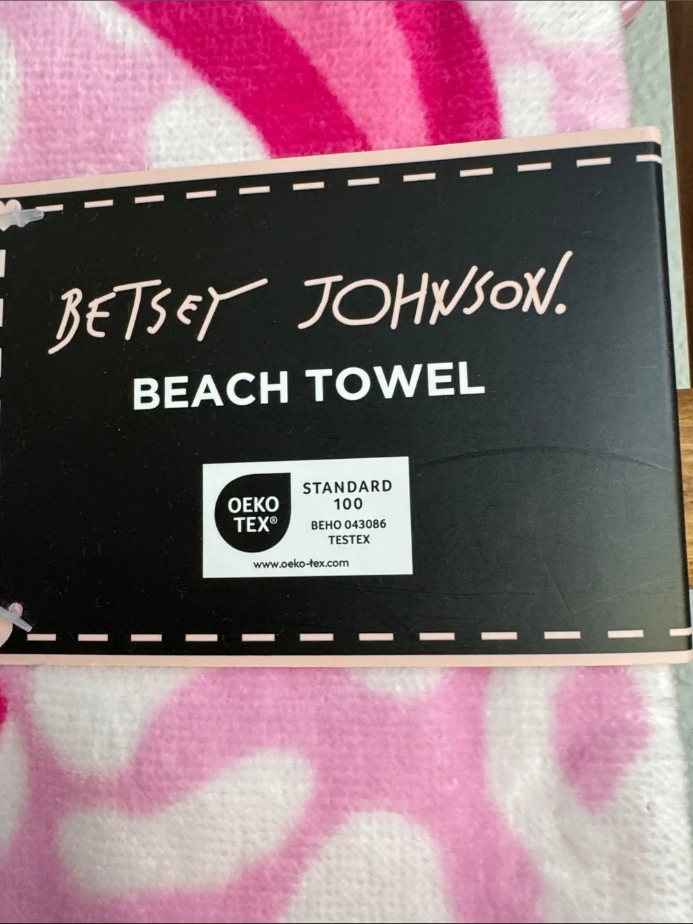 🎀🌴 NWT Betsey Johnson Pink Bow Beach Towel – Coquette Glam Meets Summer Fun!